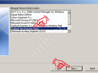 Alınacak dosya türünü seçin: kısmında bulunan Outlook veri dosyası (.pst) seçeneğini seçip İleri düğmesine tıklıyoruz.